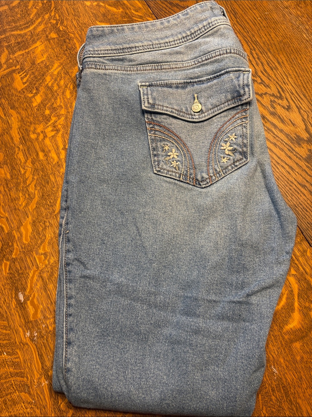 Hollister Low Rise Boot Jeans with Embroidered Pocket